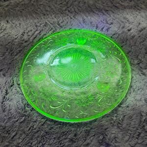 Vintage Green Floral Glowing Vaseline Uranium Depression Glass Pie/Cake Plate 10